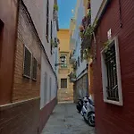 Beautiful Apartment In Historic City Center